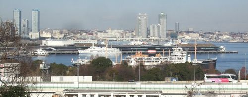 2010年1月2日 港の見える丘公園 から みなとみらい地区 を眺める